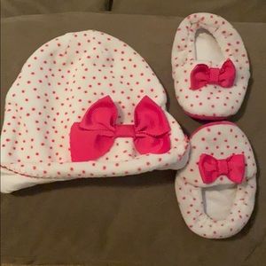 Kate Spade hat and slippers- one size (0-6 months)